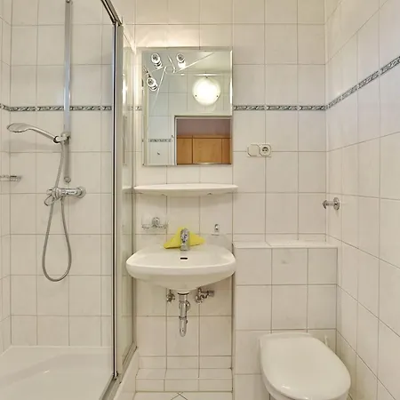 Haus Nautic, 410 *